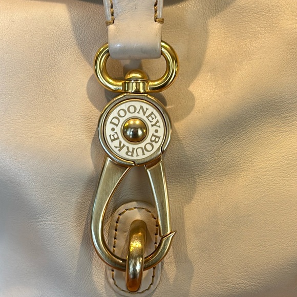 DOONEY & BOURKE Elegant Cream Leather Hobo Bag Gold Hardware Boho Lucca Logo ๐ค - Picture 5 of 17